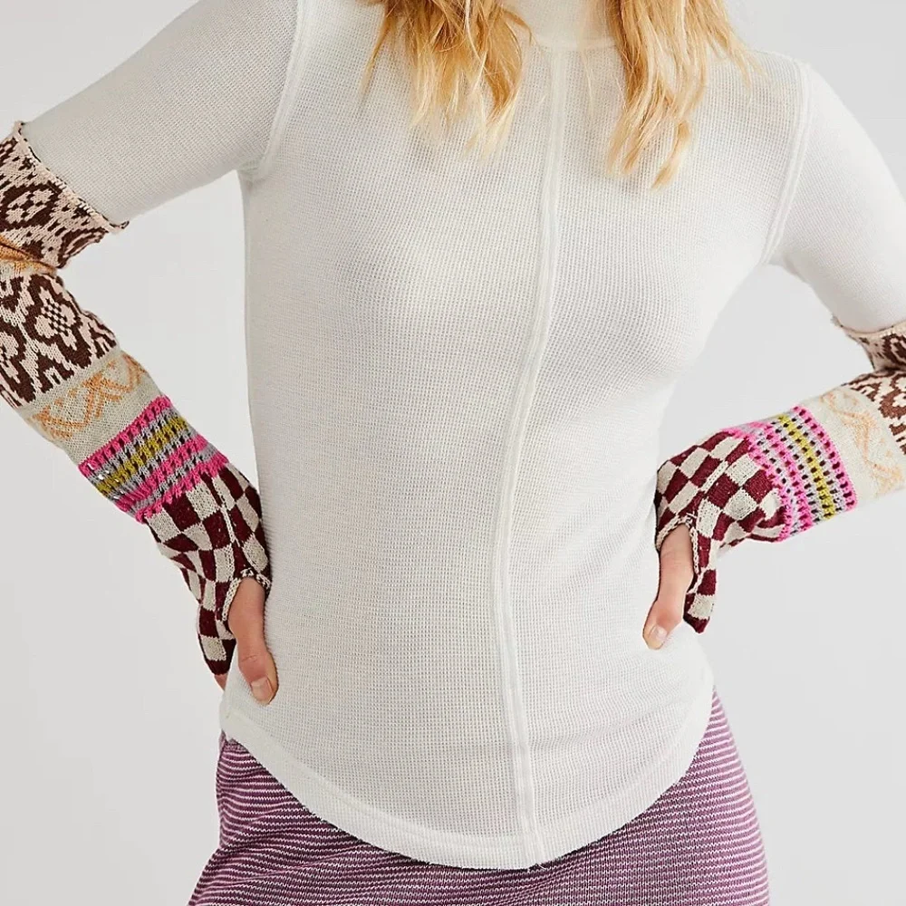 Free People “Gorgeous Thermal Cuff”‎
